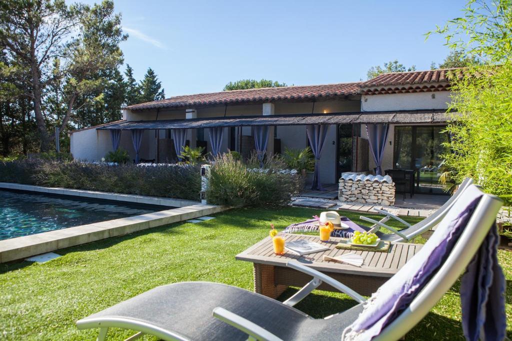 L'Auberge De L'Aubergine Eygalières Kamer foto