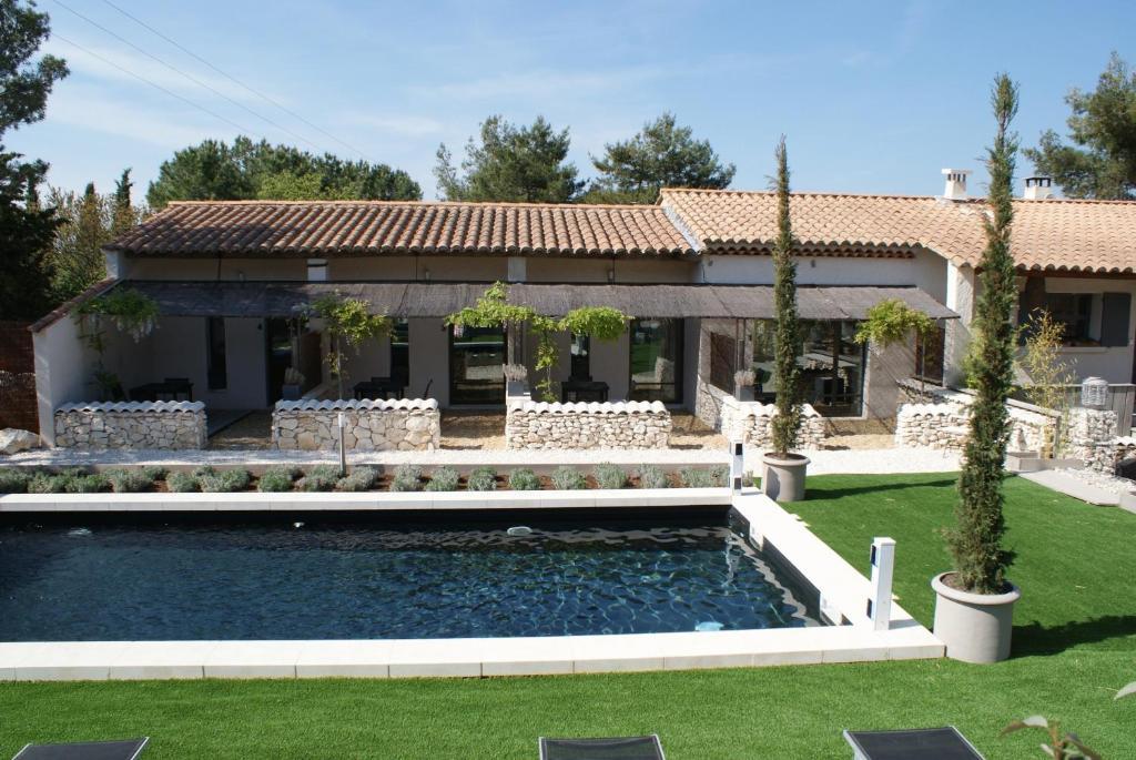 L'Auberge De L'Aubergine Eygalières Buitenkant foto