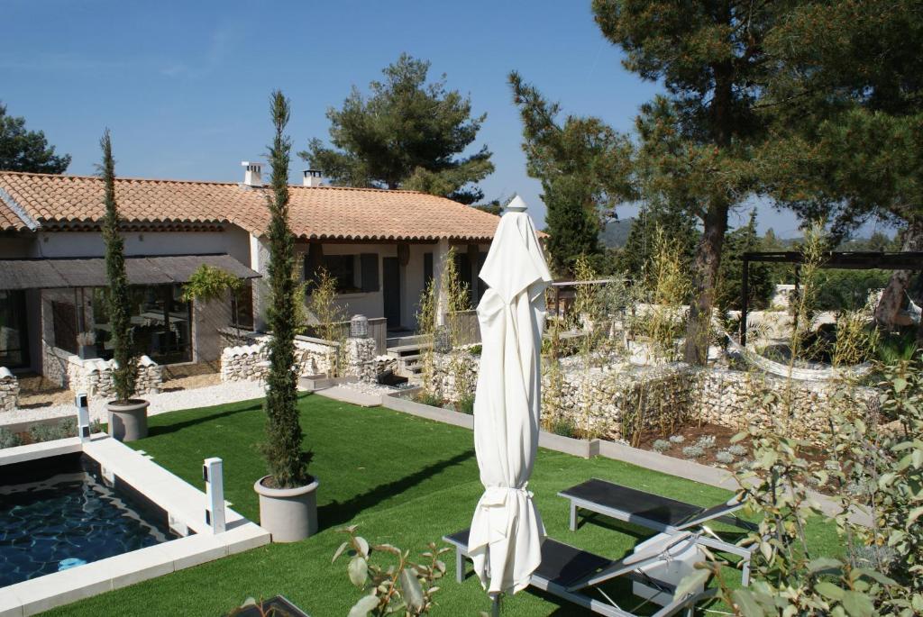 L'Auberge De L'Aubergine Eygalières Buitenkant foto