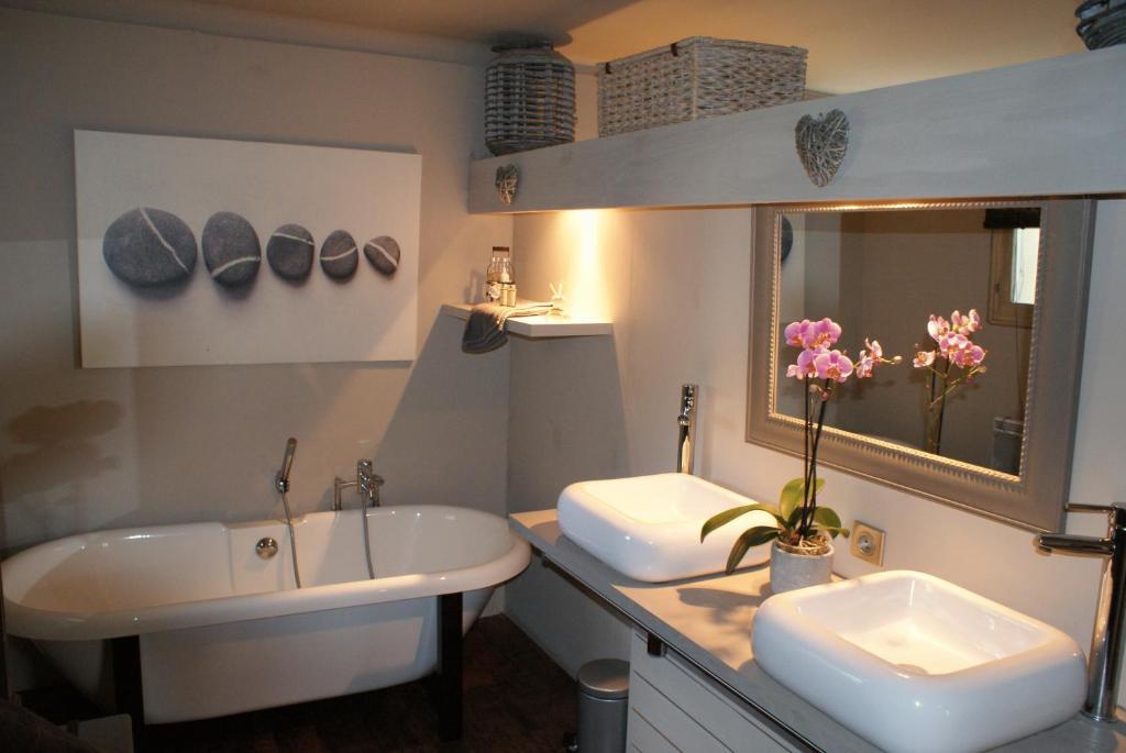 L'Auberge De L'Aubergine Eygalières Buitenkant foto